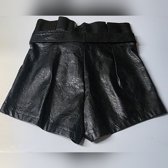 Venti6 Black Vegan Leather Women High Waisted Shorts Sz Large. Excellent Cond - Picture 2 of 4